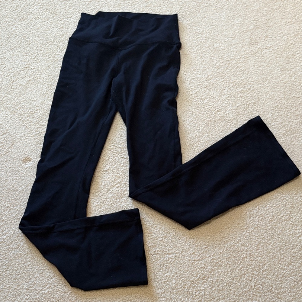 ALO Yoga Black flair plants/legging
